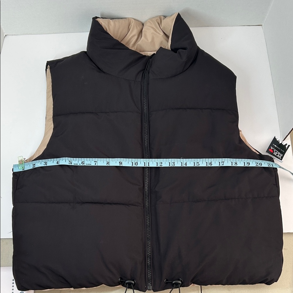 NWT-Boutique Reversible Puffer Vest - Black & Tan - Size L - Picture 4 of 5